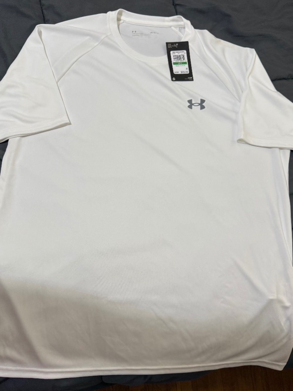 Under Armour top Men’s Large, NWT